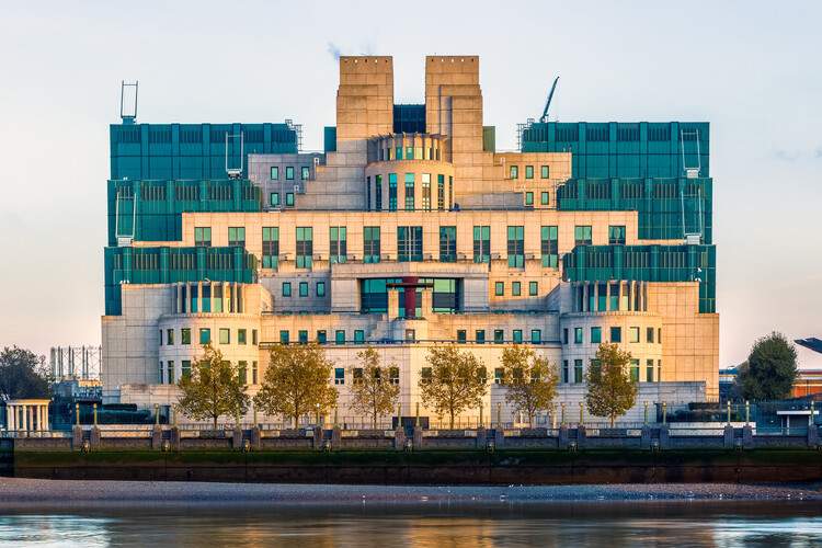 英国后现代主义建筑师、法雷尔事务所(Farrells)创始人特里·法雷尔逝世,享年87岁(图2) 英国后现代主义建筑师、法雷尔事务所(Farrells)创始人特里·法雷尔逝世,享年87岁 - 更多图片