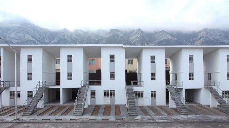 专访 Alejandro Aravena ，探讨渐进式解决方案与零净碳排放混凝土 - 33 的图像 34