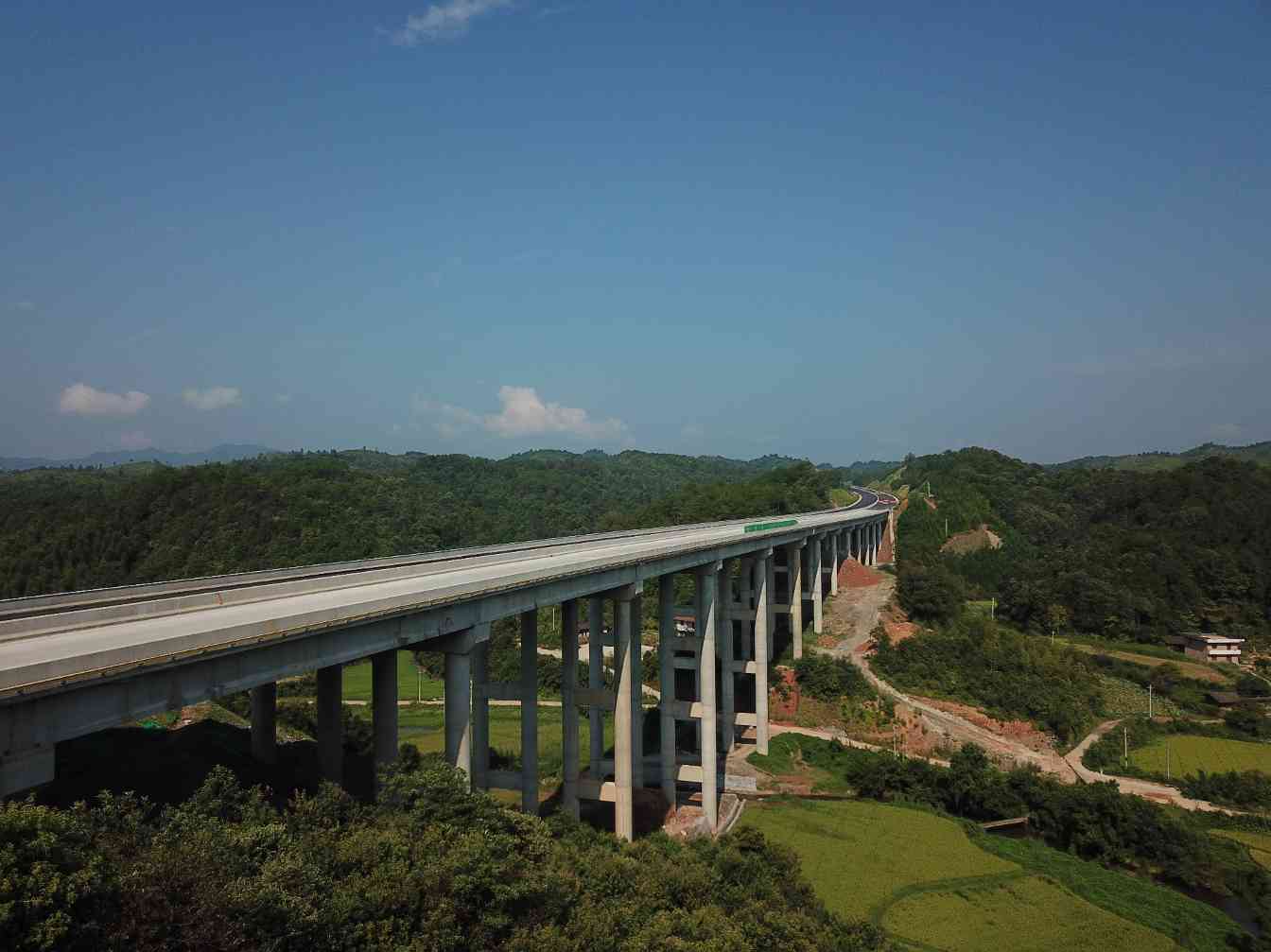13、广吉高速公路B4标项目(1).jpg 喜讯!大成集团参建项目荣获公路交通工程最高奖(李春奖)(图4)