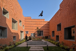 463个阶梯平台，铺满印度Prestige大学新建筑屋面(图22)